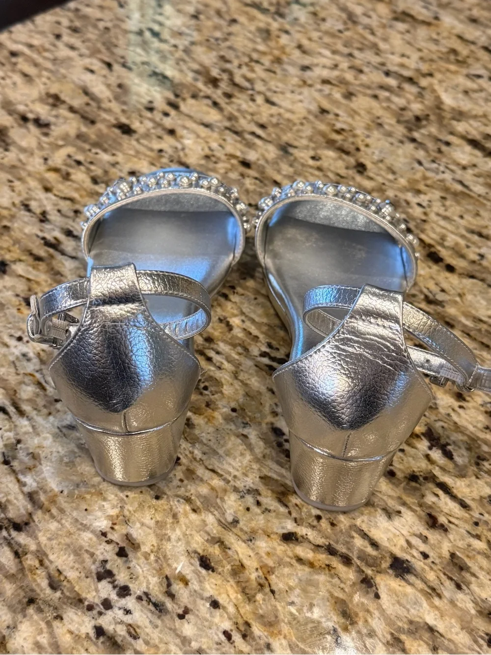 Michael Kors Silver Pearl Embellished Sandals Girls Size 3 youth, GUC